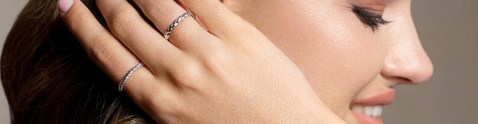 Ringen zonder edelsteen