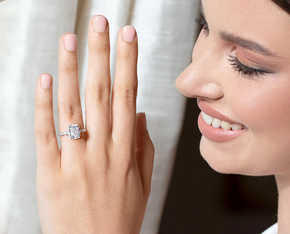 Verlovingsring Halo met vele diamanten