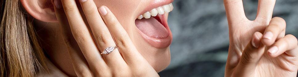 Verlovingsring met minstens 3 diamanten