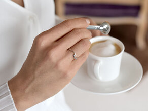 Verlovingsring Twist Petite in 14K geelgoud met diamant 0,09ct G/SI