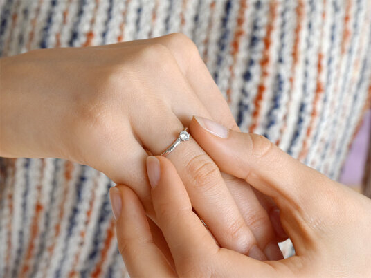 Verlovingsring Melody in 9K witgoud met diamant 0,25ct