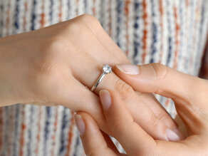 Verlovingsring Melody in 18K witgoud met diamant 2,50ct G/VS