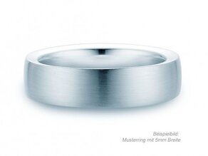 Model Infinity in platina 950/- mat