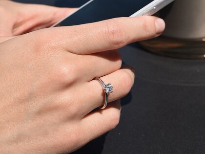 Verlovingsring Classic 6 in 18K witgoud met diamant 0,50ct H/SI