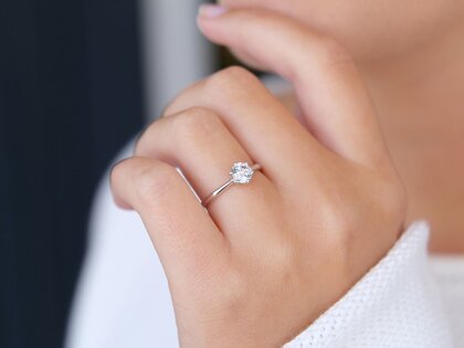 Verlovingsring Classic 6 in 14K witgoud met Lab-grown diamant 0,75ct E/VS