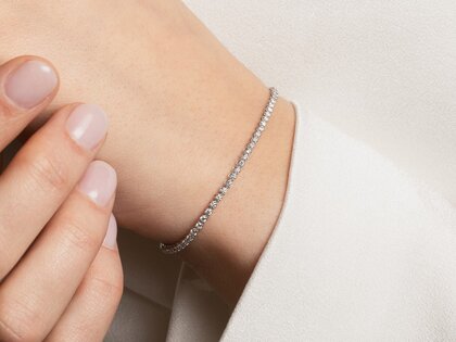 Tennisarmband in 18K witgoud met 74 diamanten 1,25ct G/SI, 16cm