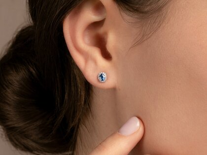 Oorbel Jolie in 14K witgoud met saffieren 0,50ct en diamanten 0,08ct
