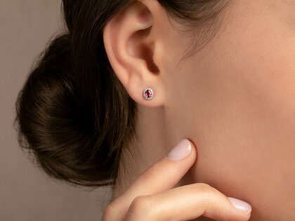 Oorbel Jolie in 14K witgoud met robijnen 0,50ct en diamanten 0,08ct