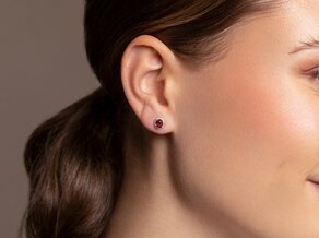 Windsor oorbellen in 14K witgoud met robijnen 1,20ct en diamanten 0,10ct