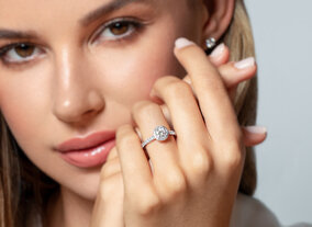 Verlovingsring Pure Infinity in 9K witgoud met diamanten 0,65ct G/SI