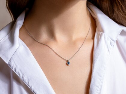 Hanger Jolie in 14K witgoud met saffier 0,25ct en diamanten 0,07ct