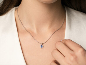 Hanger Windsor in 14K witgoud met saffier 0,60ct en diamanten 0,12ct