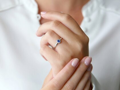 Verlovingsring Jolie in 18K witgoud met saffier 0,25ct en diamanten 0,06ct