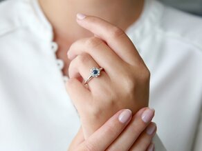 Verlovingsring Lovely in platina 950/- met saffier 0,10ct en diamanten 0,15ct