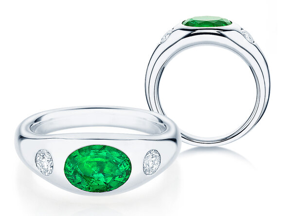 Ring Three-Stone Signet in 9K witgoud met smaragd 1,35ct en natuurlijke diamanten 0,30ct