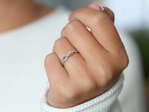 Verlovingsring Sparkling Curve in 14K witgoud met diamanten 0,14ct G/SI