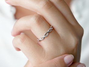 Verlovingsring Sparkling Curve in 14K witgoud met diamanten 0,14ct G/SI