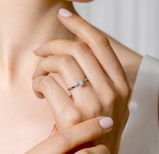 Verlovingsring Asscher Cut in 9K witgoud met Lab-grown diamant 1,50ct