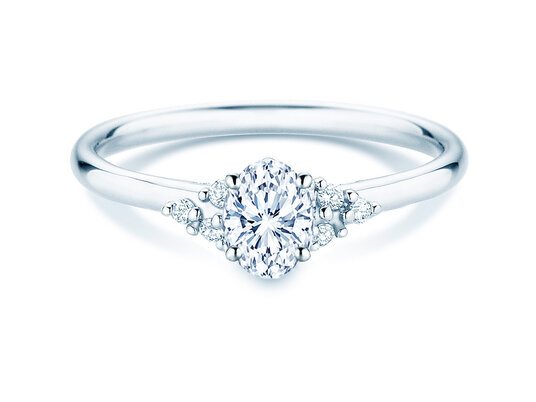 Verlovingsring Blossom Oval in 9K witgoud met natuurlijke diamanten 0,58ct