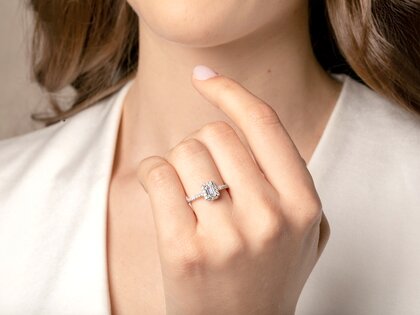 Verlovingsring Emerald Halo Pavé in 9K geelgoud met Lab-grown diamanten 2,02ct E/VS