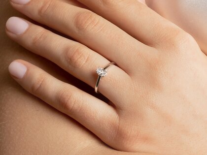 Verlovingsring Oval Cut in 9K geelgoud met diamant 0,50ct G/SI