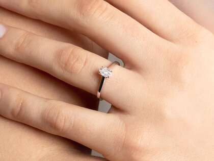 Verlovingsring Oval Cut in 18K geelgoud met diamant 0,75ct G/SI