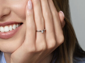 Verlovingsring Pear Clean in 9K witgoud met diamant 0,08ct G/SI