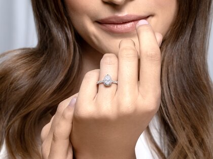 Verlovingsring Pear Halo Pavé in 9K geelgoud met Lab-grown diamanten 0,58ct E/VS
