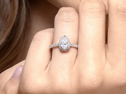 Verlovingsring Pear Halo Pavé in 9K geelgoud met diamanten 0,58ct G/SI