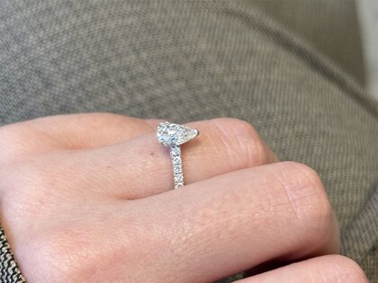 Verlovingsring Pear Pavé