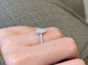 Verlovingsring Pear Pavé