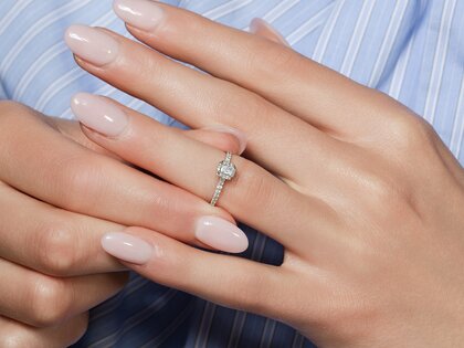 Verlovingsring Radiant Halo Pavé in 9K witgoud met diamanten 0,58ct G/SI