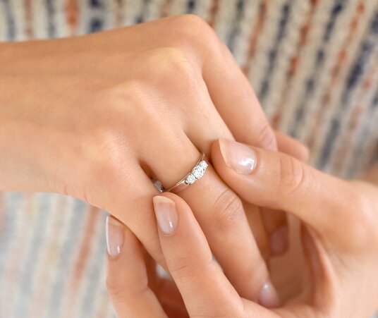 Verlovingsring 3 Stones in 9K witgoud met Lab-grown diamanten 0,40ct