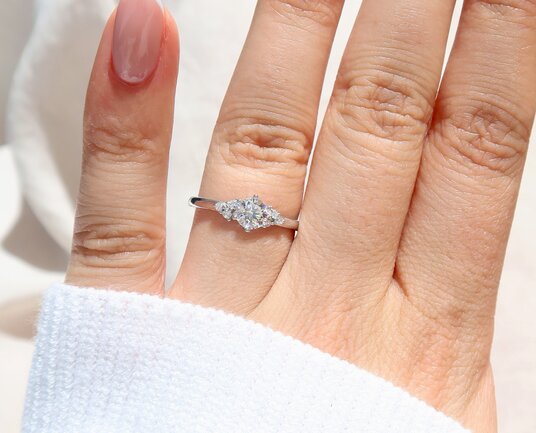 Verlovingsring Blossom in 18K witgoud met Lab-grown diamanten 1,10ct