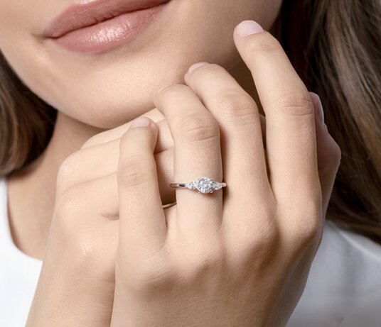 Verlovingsring Allure in 9K witgoud met Lab-grown diamanten 0,41ct