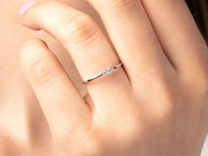 Verlovingsring Vivid Petite Cushion Cut in 14K witgoud met diamanten 0,10ct G/SI