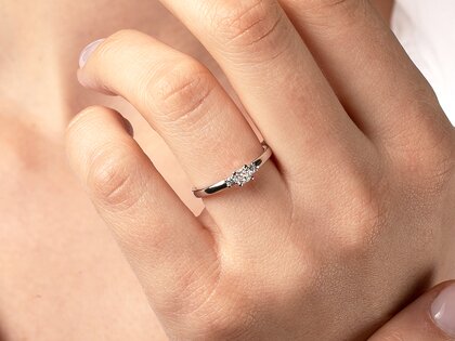 Verlovingsring Vivid Petite Cushion Cut in platina