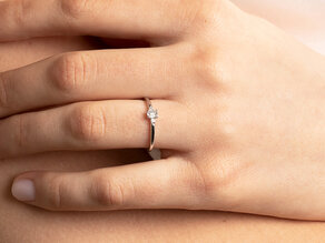 Verlovingsring Vivid Petite Emerald Cut in roségoud
