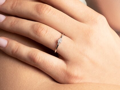 Verlovingsring Vivid Petite Radiant Cut in 14K geelgoud met diamanten 0,20ct G/SI