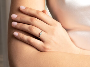 Verlovingsring Vivid Petite Radiant Cut in 14K geelgoud met diamanten 0,20ct G/SI