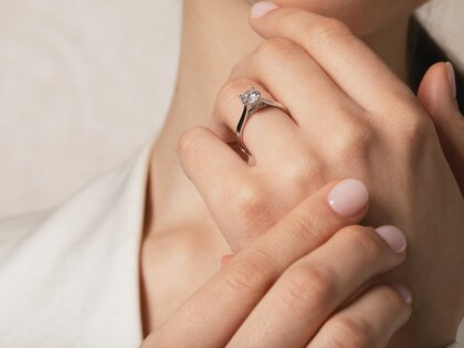 Verlovingsring Classic 4 Hidden Halo in 14K witgoud met Lab-grown diamanten 1,08ct E/VS