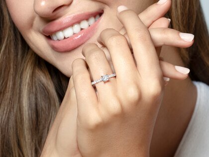 Verlovingsring Classic 4 Pavé in 14K witgoud met diamanten 0,87ct G/SI