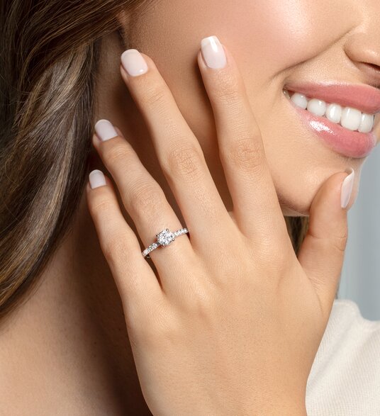 Verlovingsring Classic 4 Pavé in 18K witgoud met Lab-grown diamanten 1,19ct