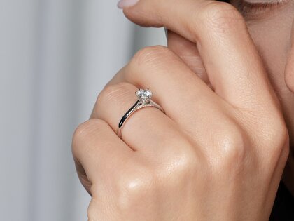 Verlovingsring Classic 6 Hidden Halo in 14K witgoud met diamanten 0,55ct G/SI