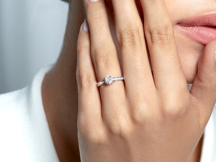 Verlovingsring Surprise Pavé in 9K witgoud met diamanten 0,71ct G/SI