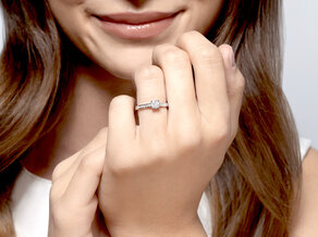Verlovingsring Surprise Pavé in 9K witgoud met diamanten 0,71ct G/SI