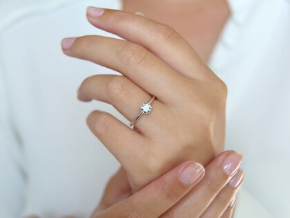 Verlovingsring Classic 4 in 9K witgoud met diamant 0,60ct H/SI