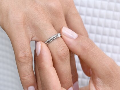 Verlovingsring Classic 6 in 14K witgoud met diamant 0,20ct H/SI
