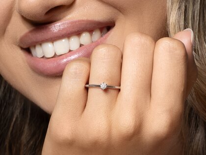 Verlovingsring Classic 6 in 18K witgoud met diamant 0,10ct H/SI
