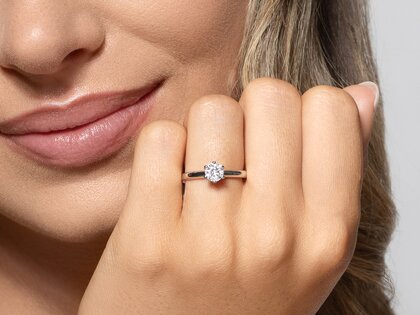 Verlovingsring Classic 6 in 18K witgoud met diamant 0,50ct H/SI